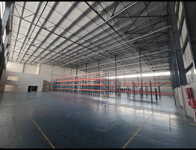 3,234M² WAREHOUSE FOR SALE IN COSMO BUSINESS PARK